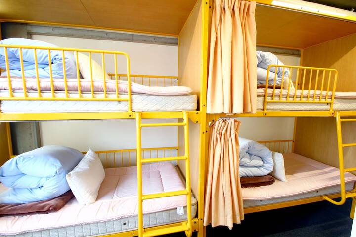 Room 12 of 48