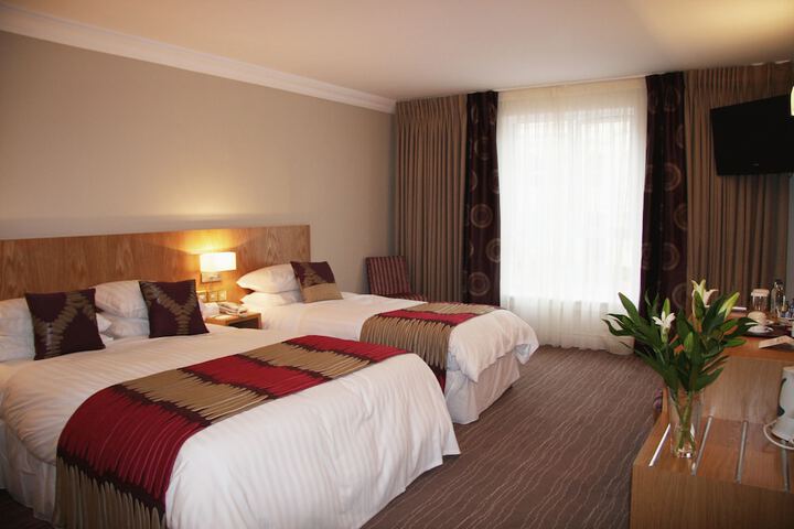 Room 4 of 10