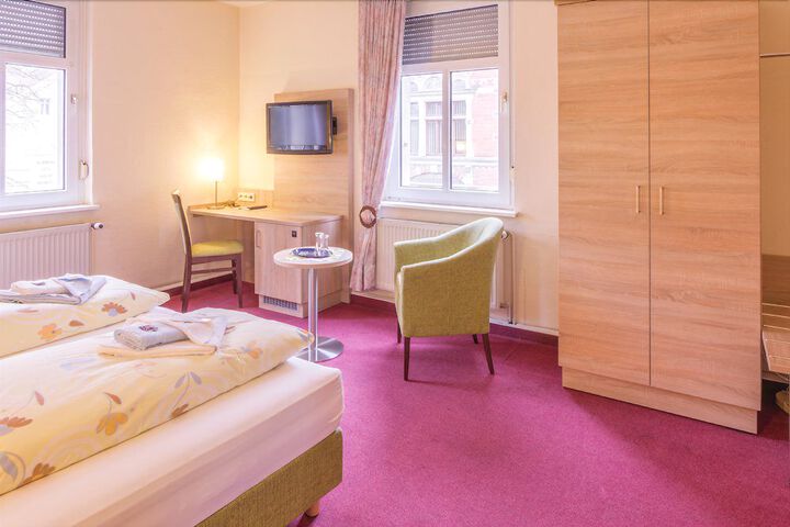 Room 3 of 35