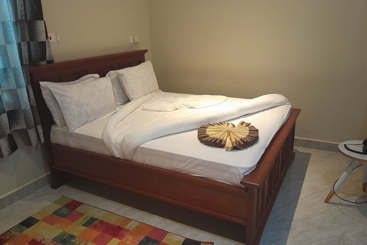 Room 14 of 65
