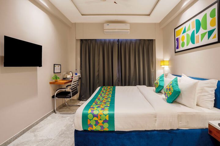 Room 10 of 26
