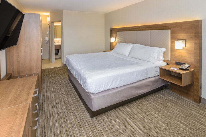 Standard Double Bed (6 of 11)