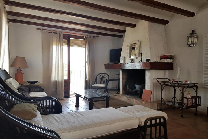 Room 2 of 26