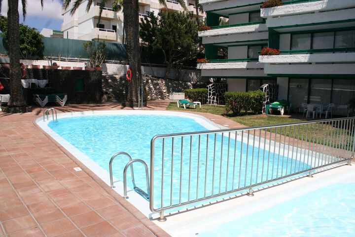 Hotel Pool