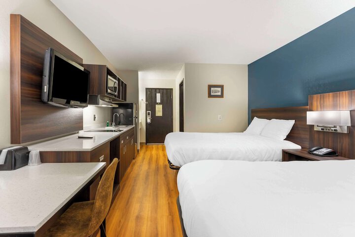 2 Double Beds (14 of 14)