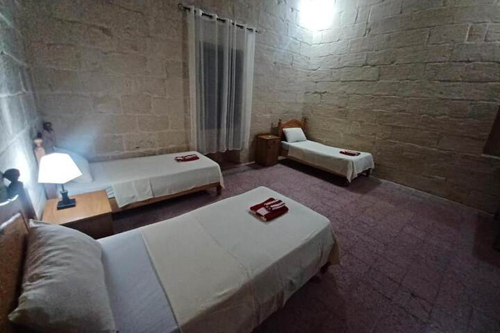 Room 5 of 17