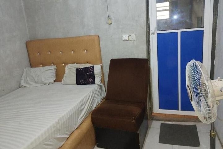 Room 19 of 27