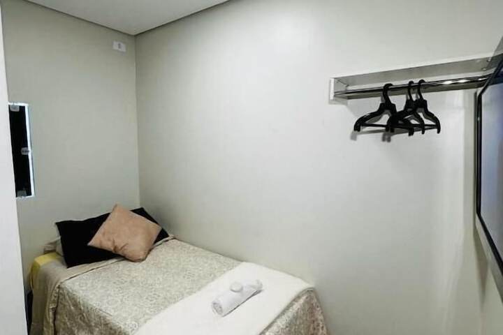 Room 11 of 80