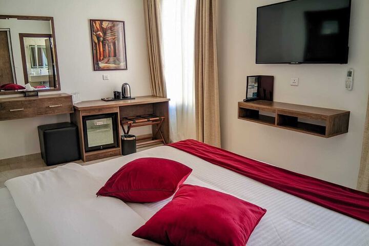 Room 42 of 105