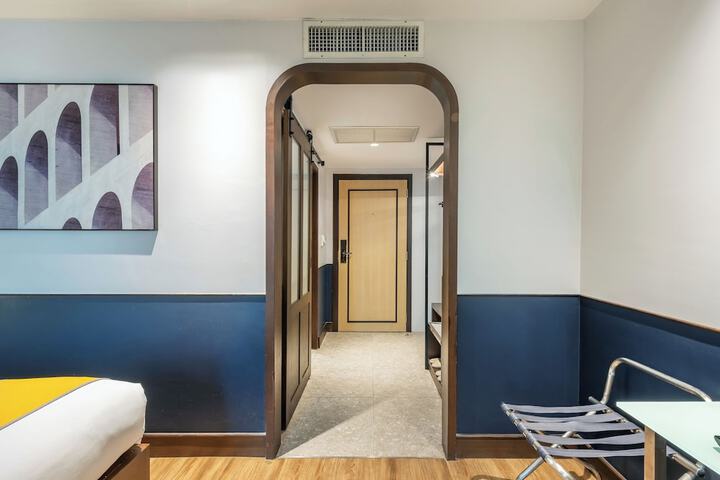 Room 22 of 64
