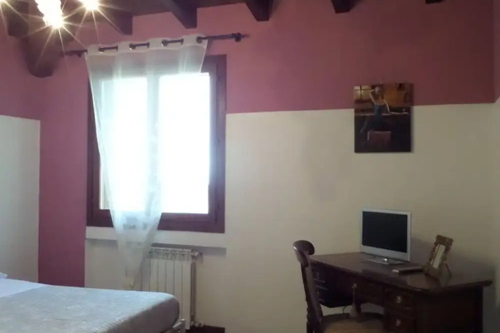 Room 2 of 16