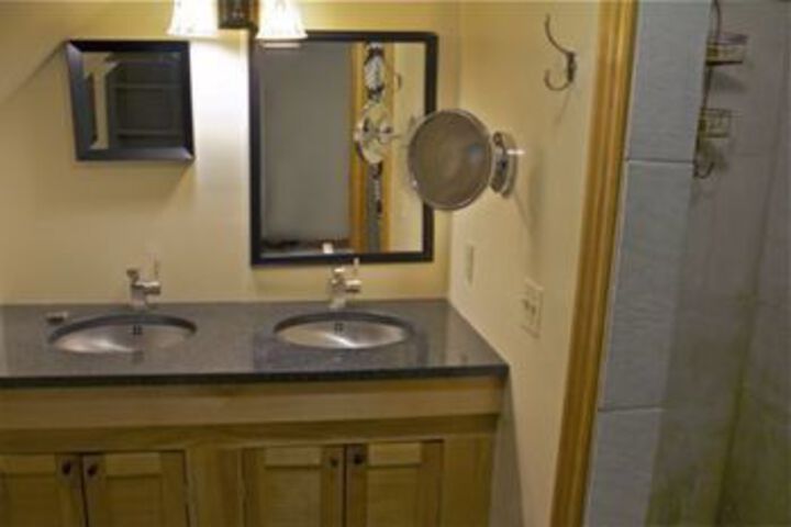 Room 11 of 120