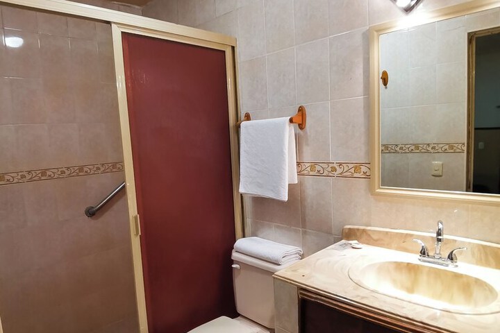 Room 15 of 114
