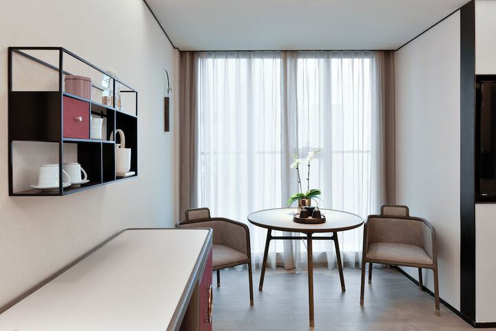 Room 13 of 39
