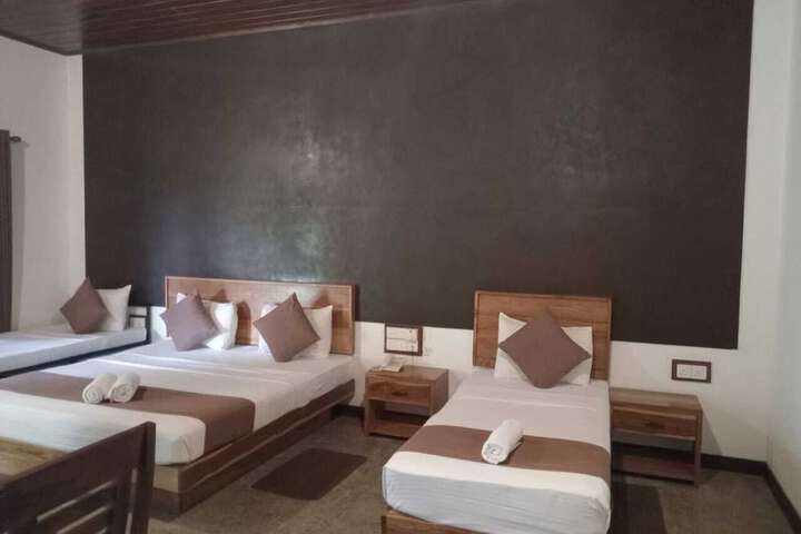 Room 4 of 22