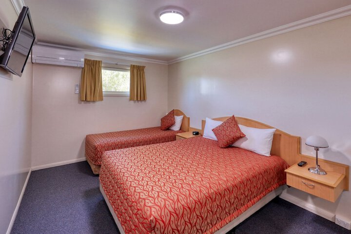 Room 3 of 51