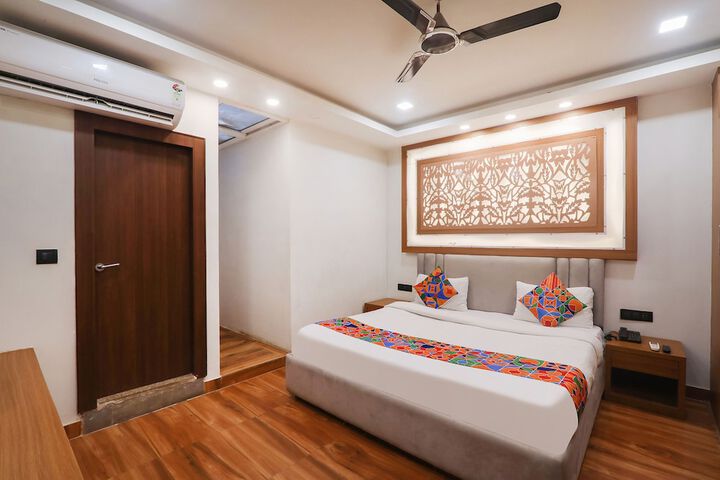Room 26 of 35