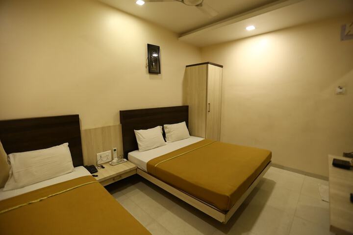 Room 20 of 33