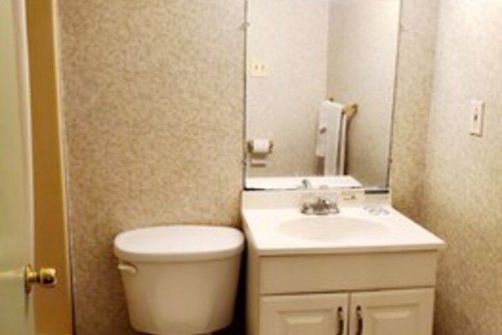 Room 4 of 25