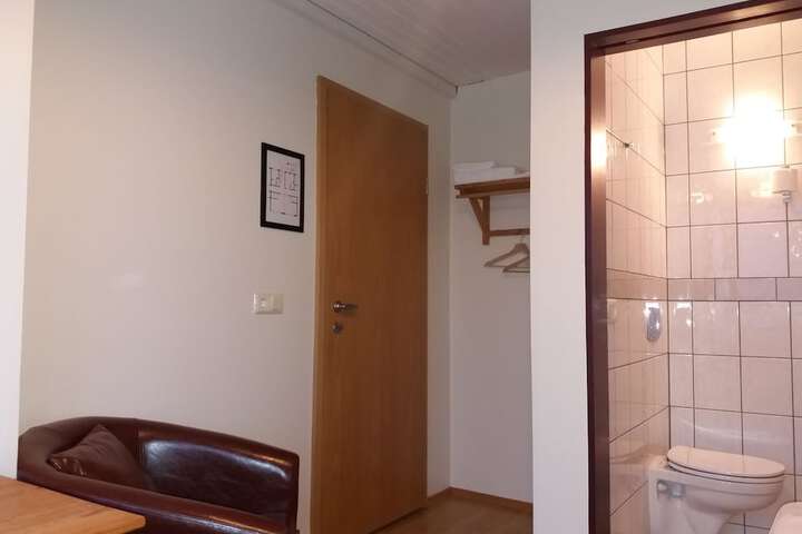 Room 16 of 167