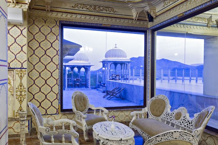 Entrance & Lobby