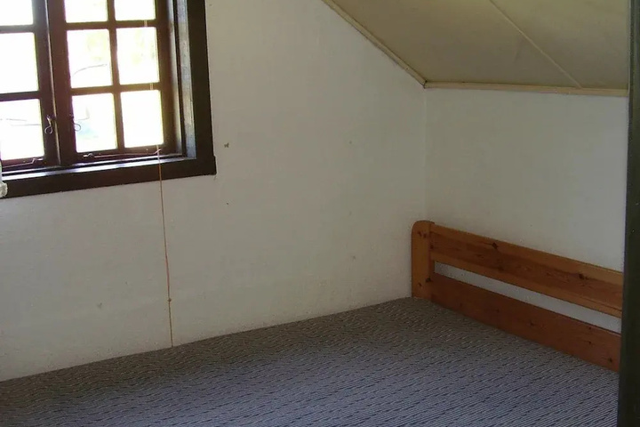 Room 2 of 8