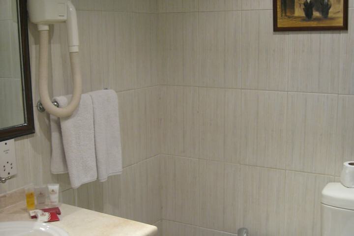Room 12 of 24