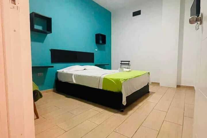 Room 32 of 53