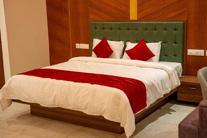 Room 3 of 17