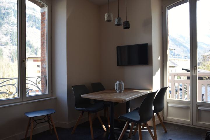 Room 12 of 80