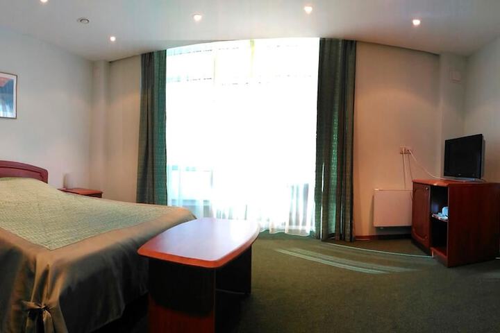 Room 16 of 45