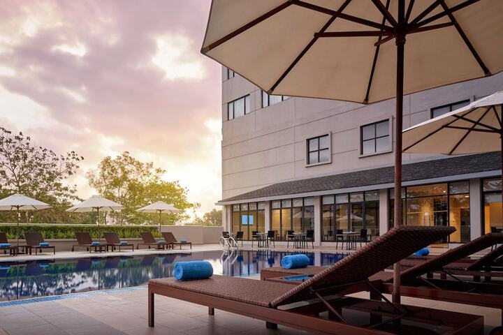 Hotel Pool