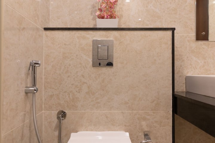 Room 52 of 77