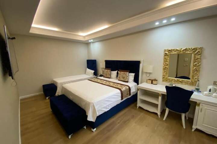 Room 13 of 29