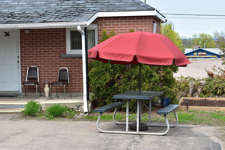 Property Grounds 35 of 43