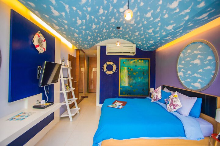 Room 27 of 172