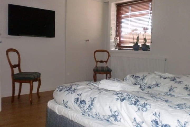 Room 11 of 34