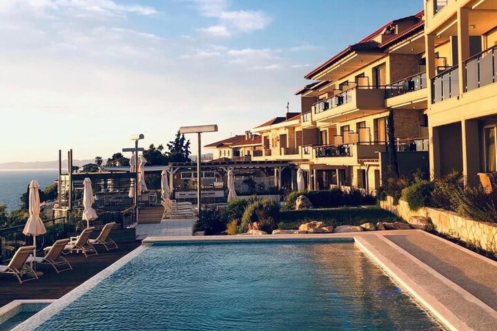 Pool 25 of 56