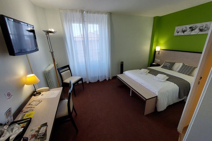Room 4 of 43