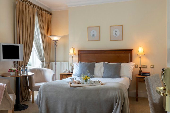 Room 3 of 40