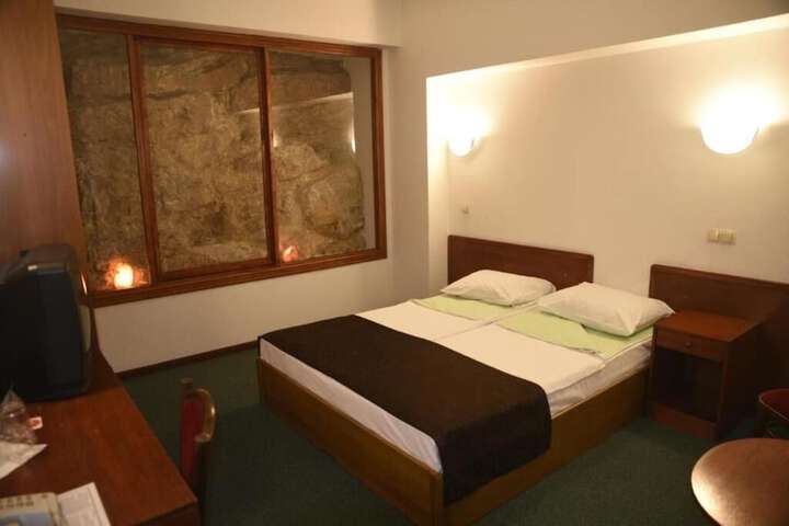 Room 10 of 36