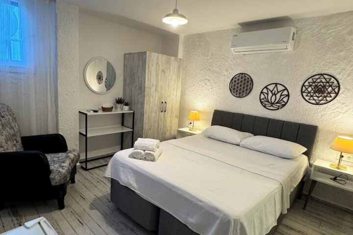 Room 17 of 45