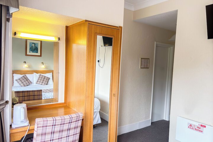 Room 31 of 155