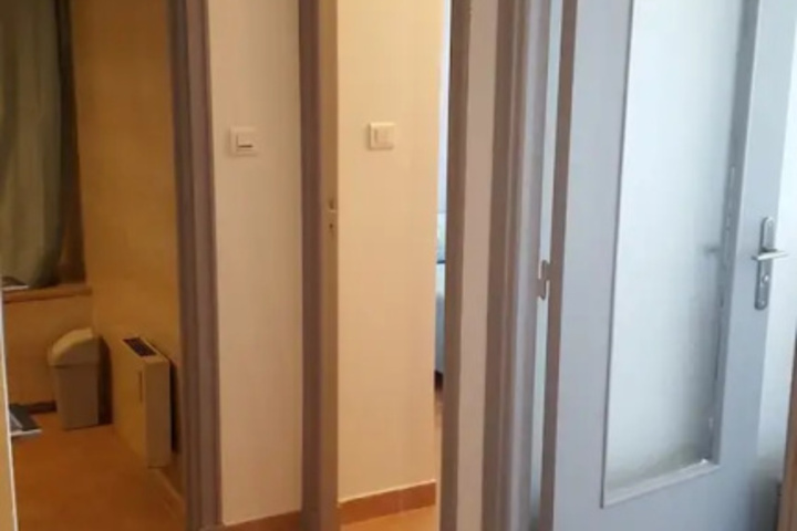 Room 4 of 14