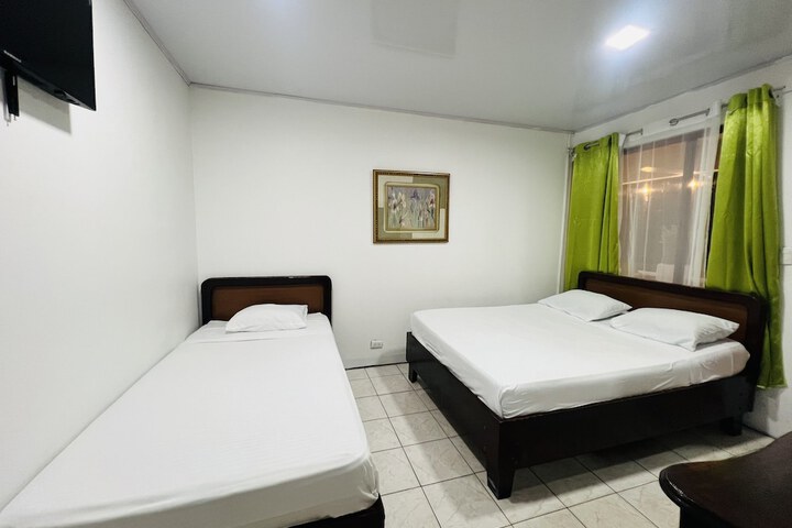 Room 5 of 25