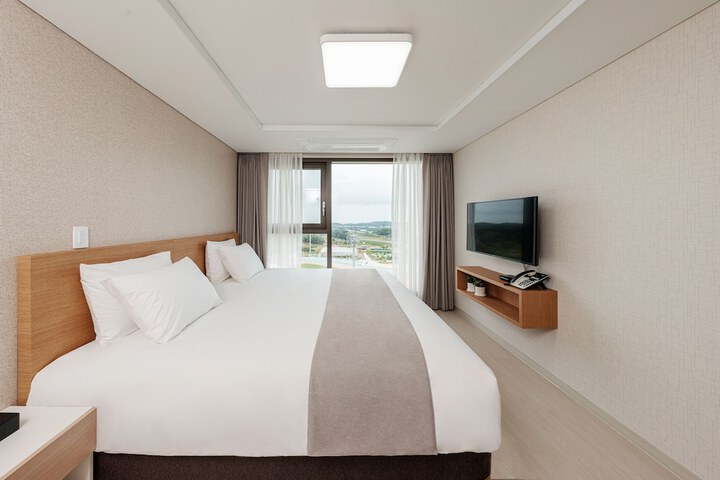 Room 6 of 39