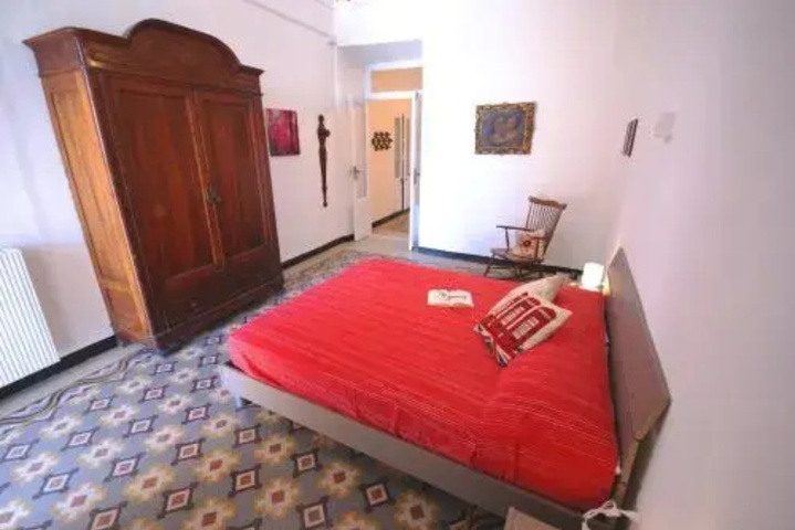 Room 5 of 11