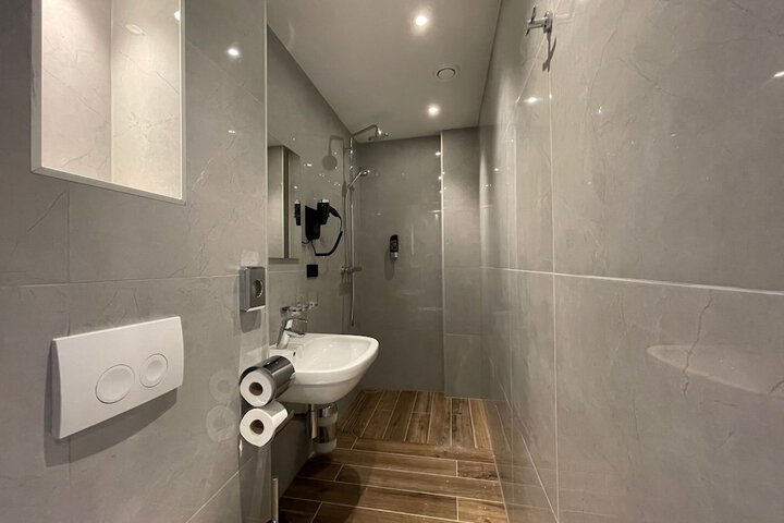 Room 43 of 52