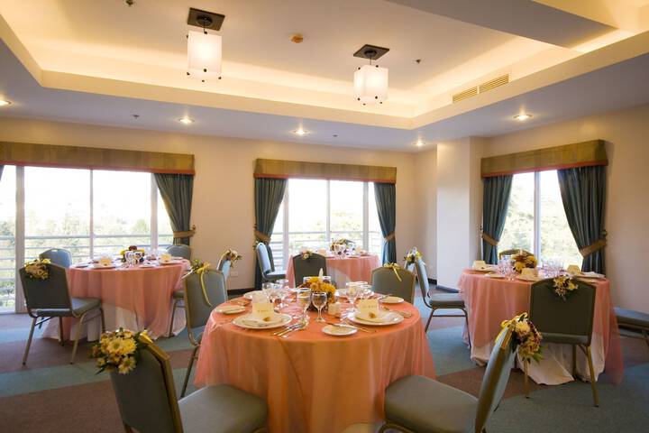 Dining Photos