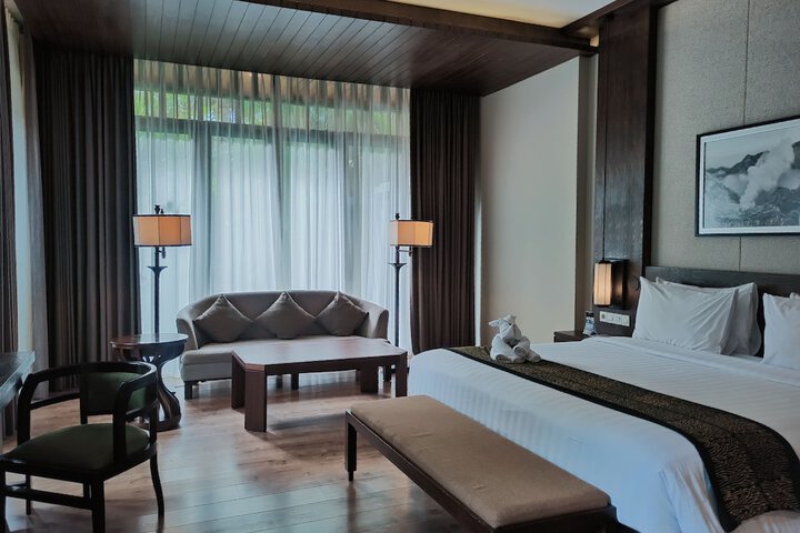 Room 12 of 24